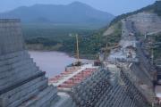 La diga in costruzione nel 2020 (foto Reuters)